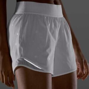 2179 LULULEMON Hotty Hot 4" Foil Logo Sz 4 **LOVED**RARE